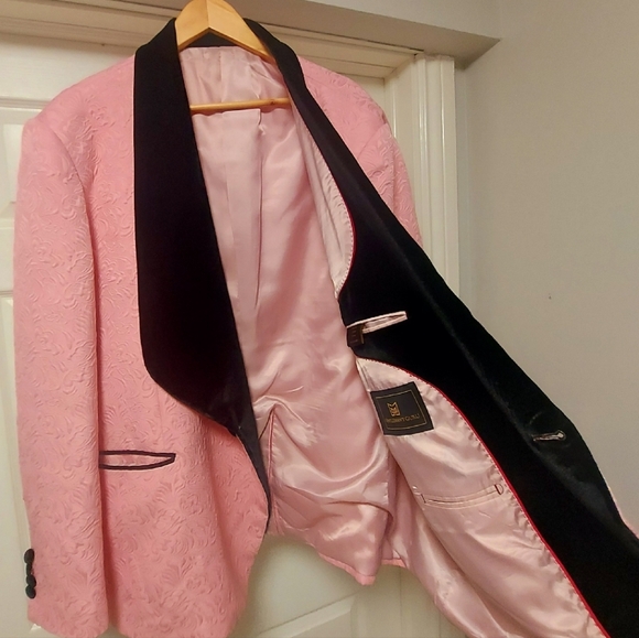 Elegant Pink Blazer with Black Lapel - Picture 8 of 8